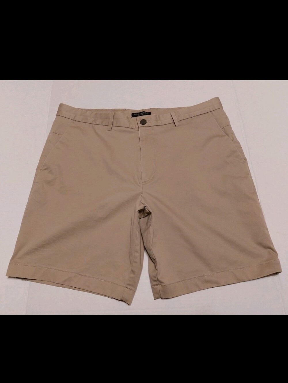 Banana Republic Men's Stretch Flat-Front Shorts - Beige